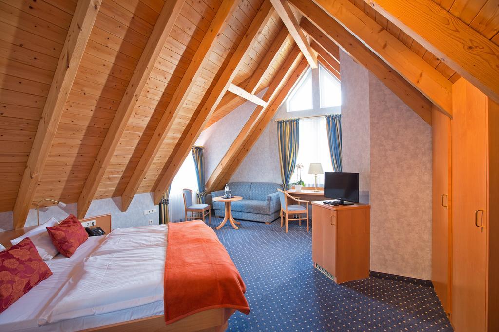 Hotel Post Jungingen Номер фото