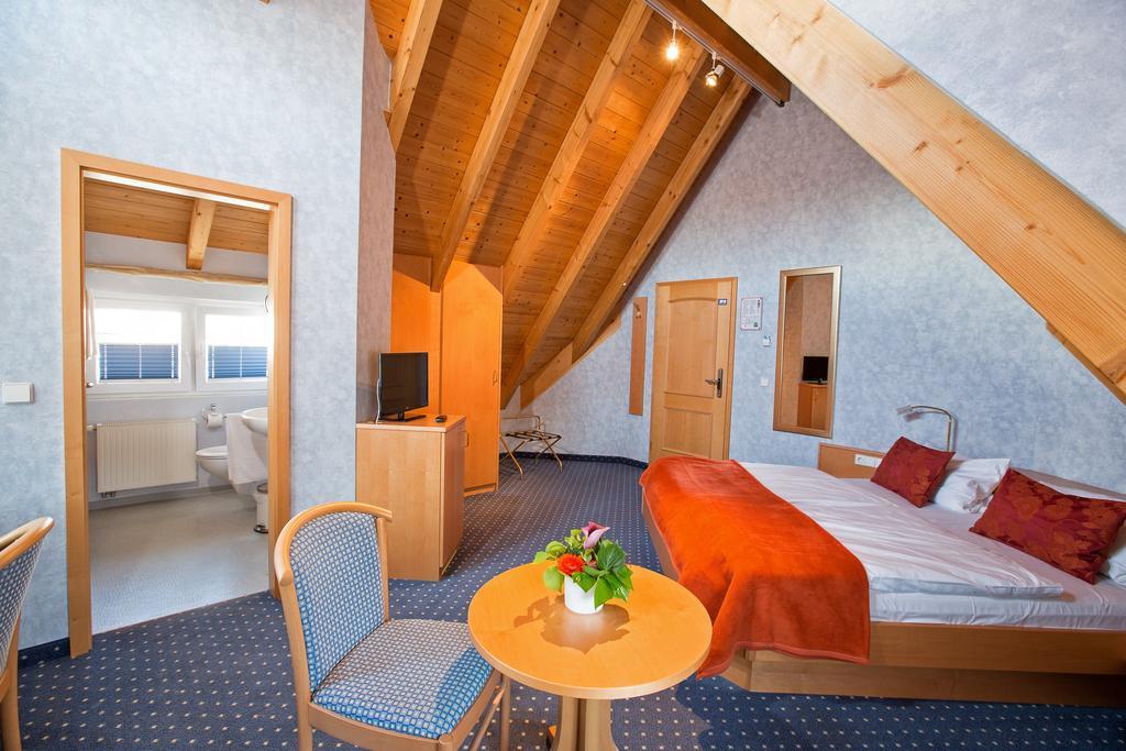 Hotel Post Jungingen Номер фото
