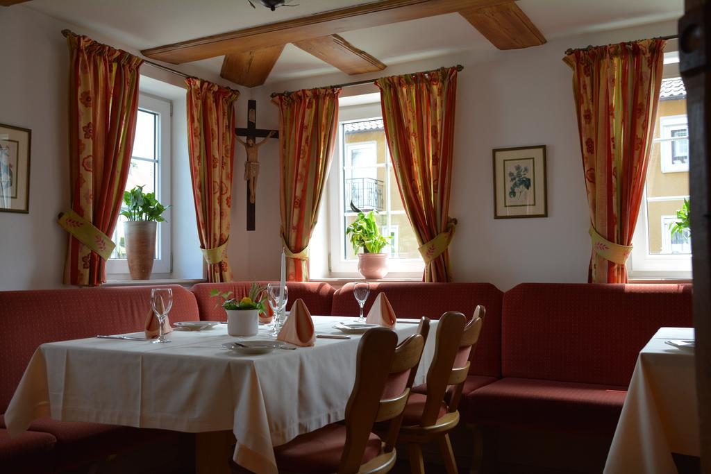 Hotel Post Jungingen Екстер'єр фото